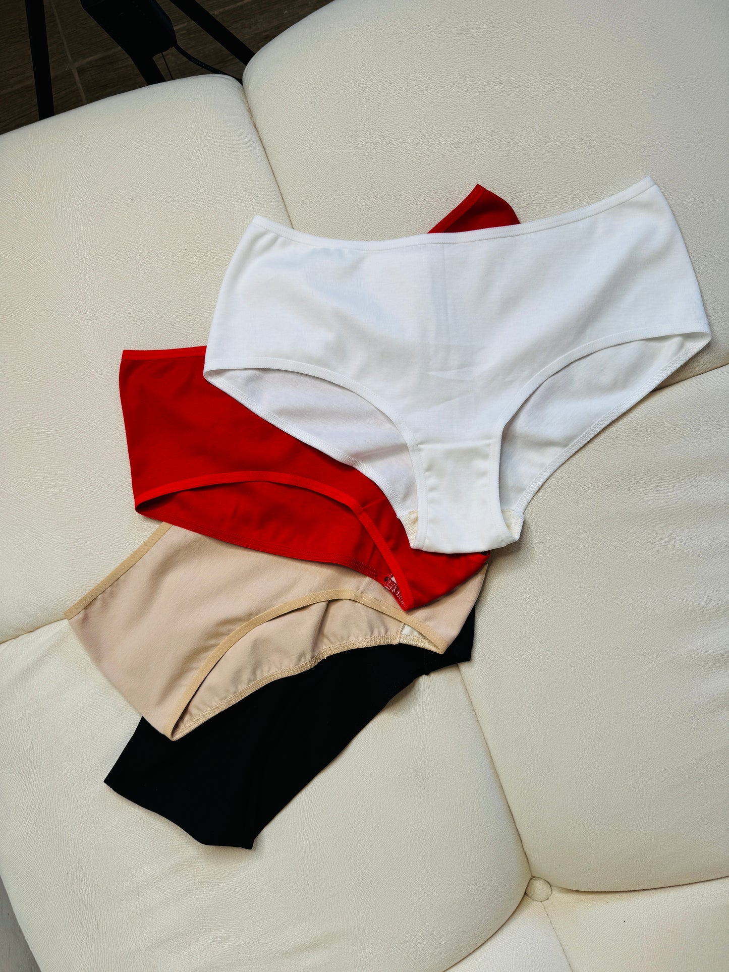 Lorein semi invisible